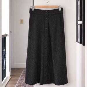 Talbots Charcoal Grey/Black Ladies Size 6 Skirt Button front closure Tweed
